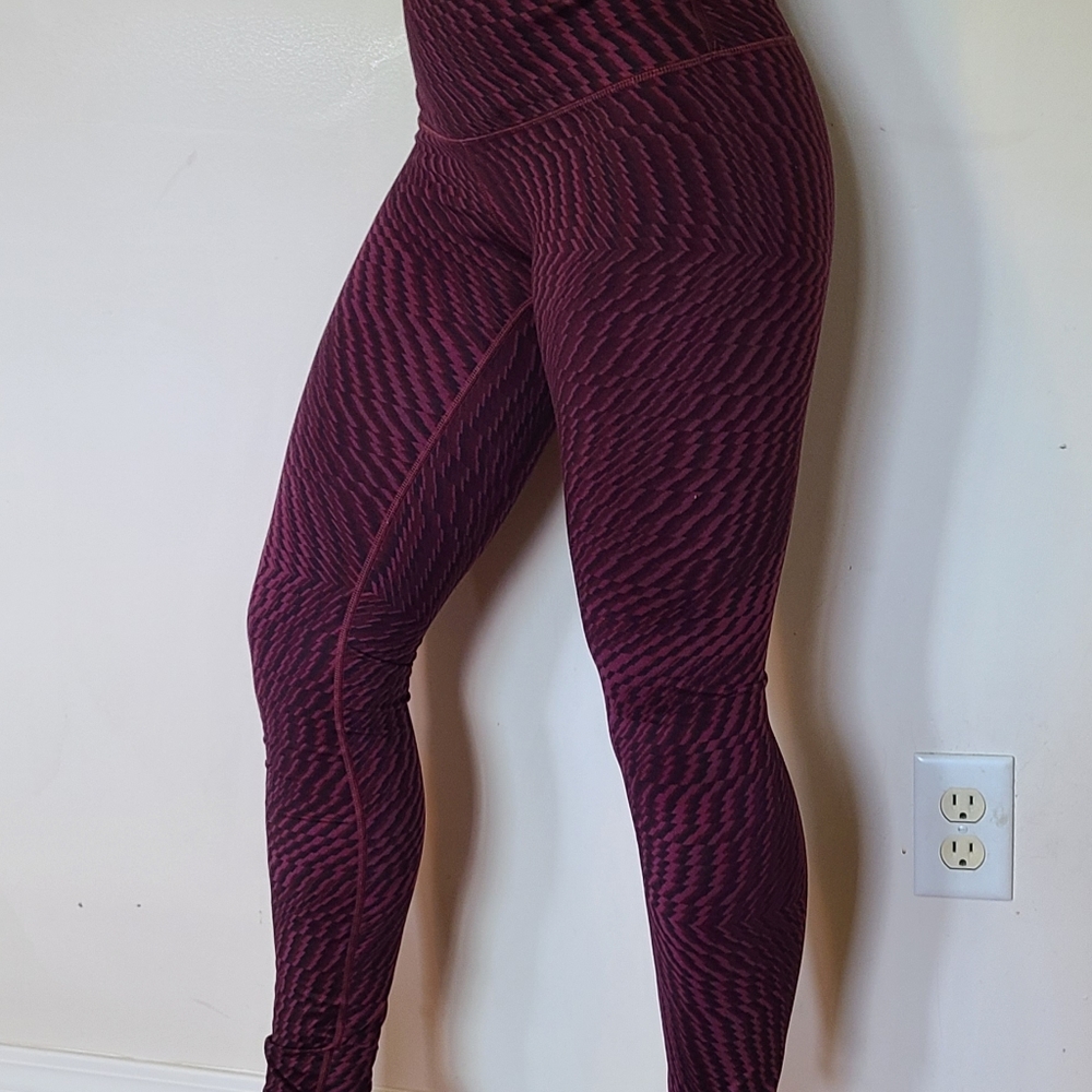 Lululemon Size 6 High Waisted leggings - Picture 4 of 5